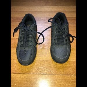 Slip Resistant Women’s Gym Shoes